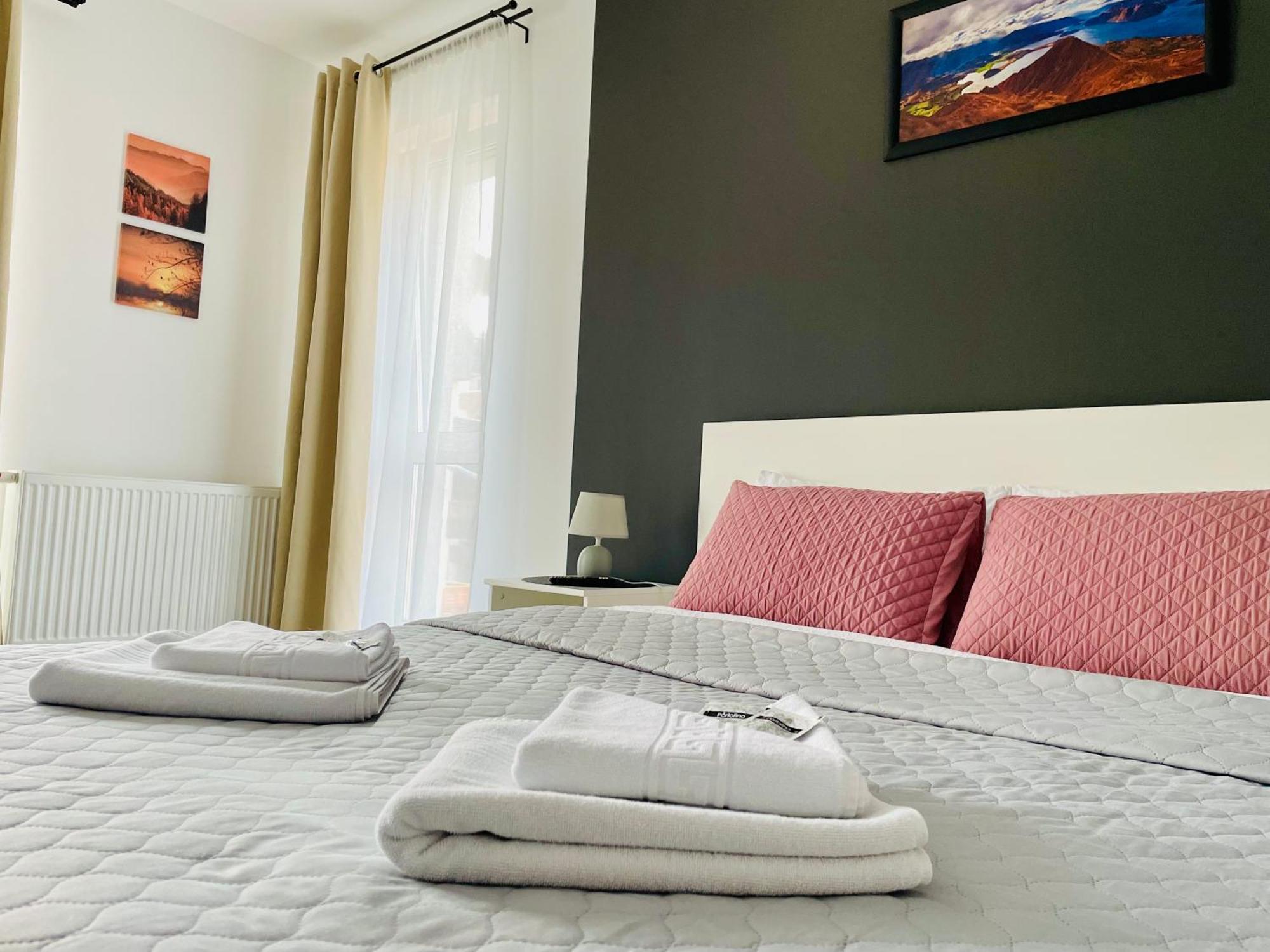 Montsee Brasov Apartment Bagian luar foto