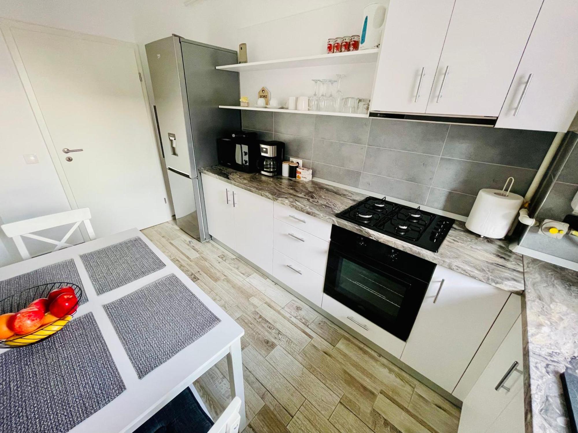 Montsee Brasov Apartment Bagian luar foto
