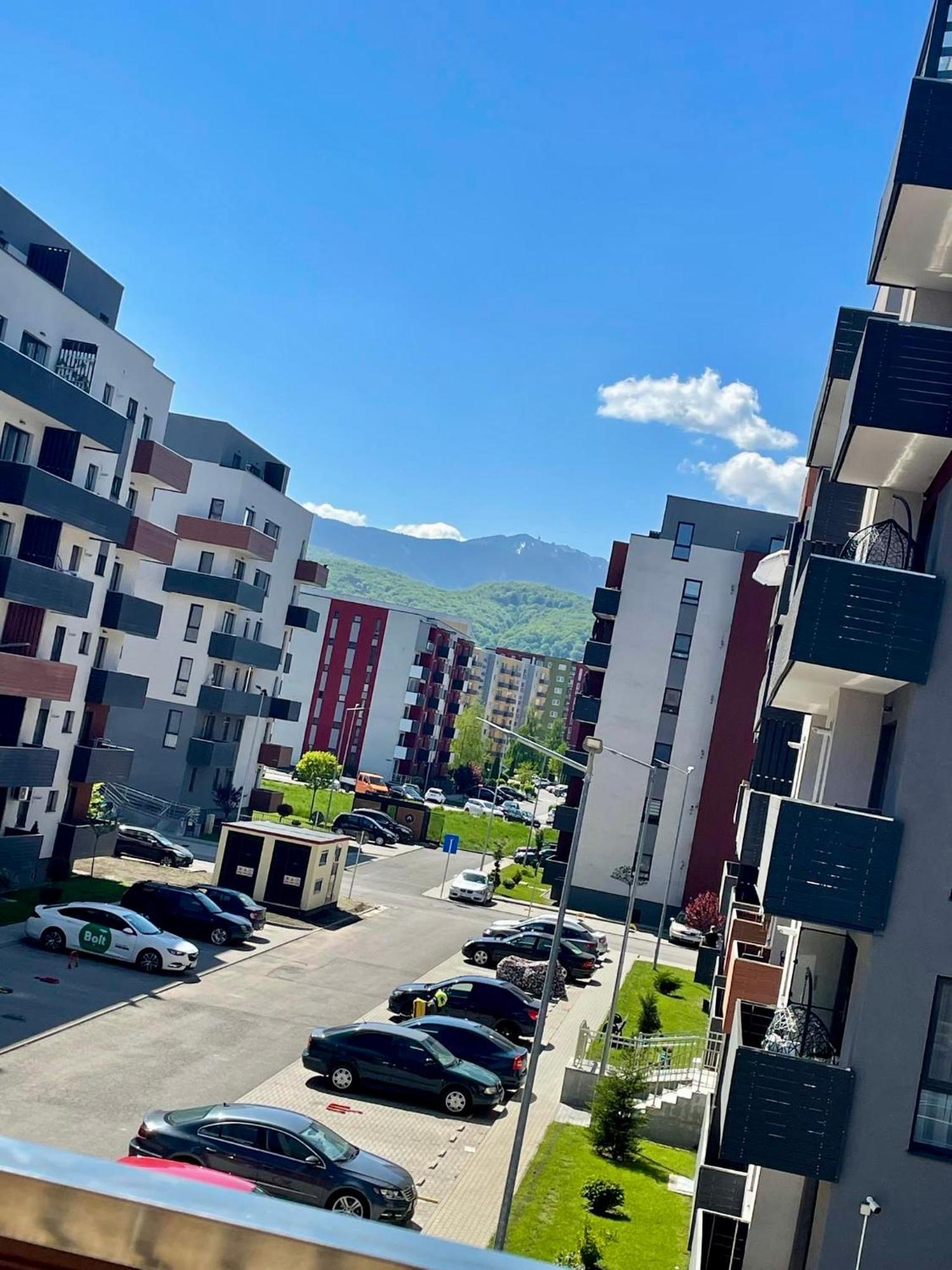 Montsee Brasov Apartment Bagian luar foto